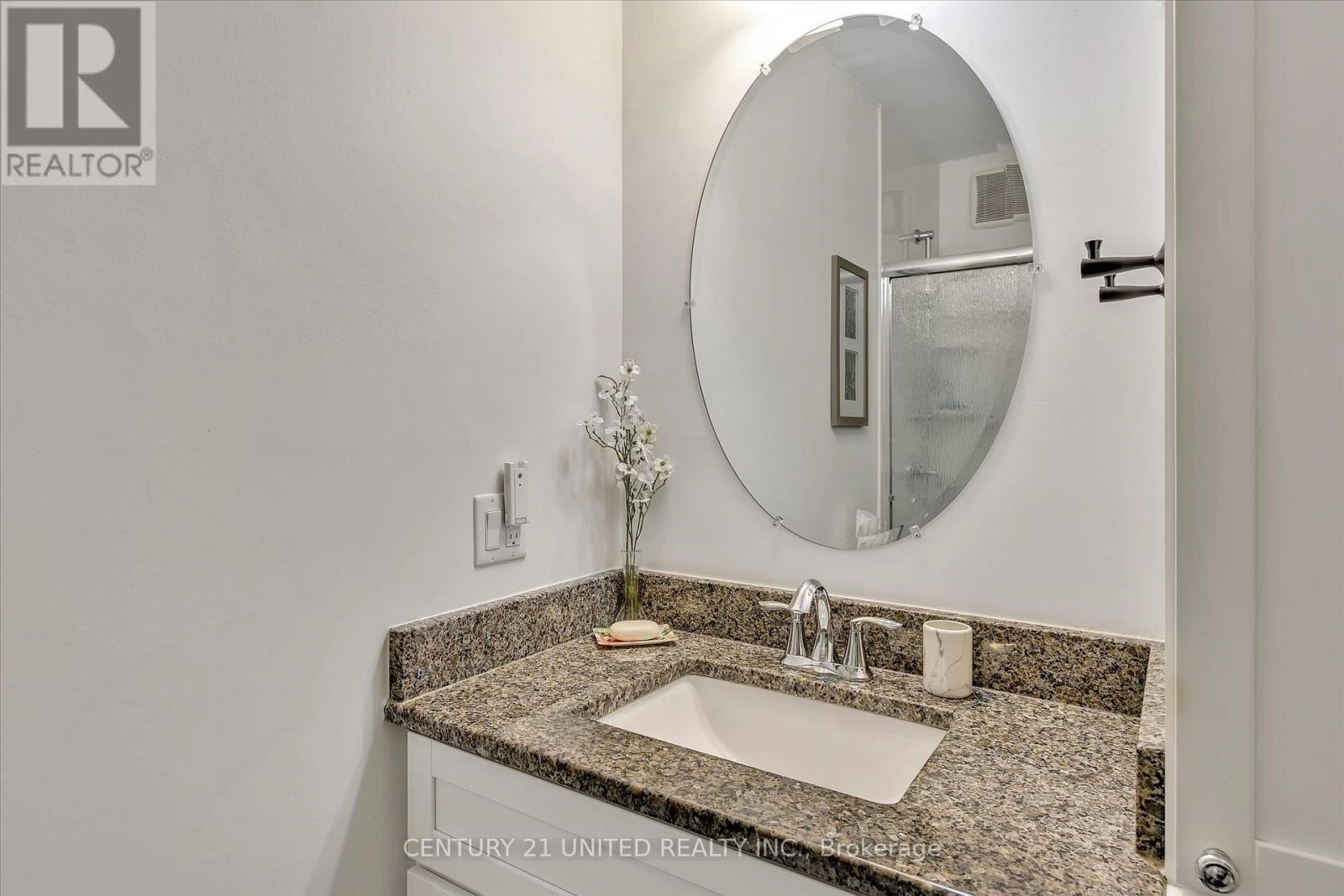 236 Lee Street, Peterborough North, Ontario K9H 5P1 - Photo 16 - X12256031