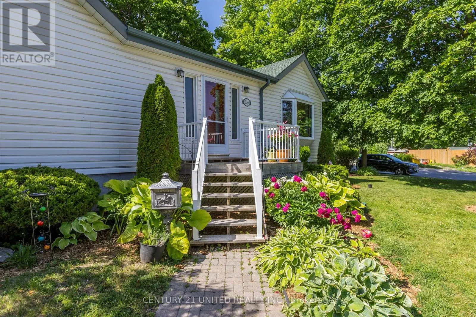 236 Lee Street, Peterborough North, Ontario  K9H 5P1 - Photo 3 - X12256031