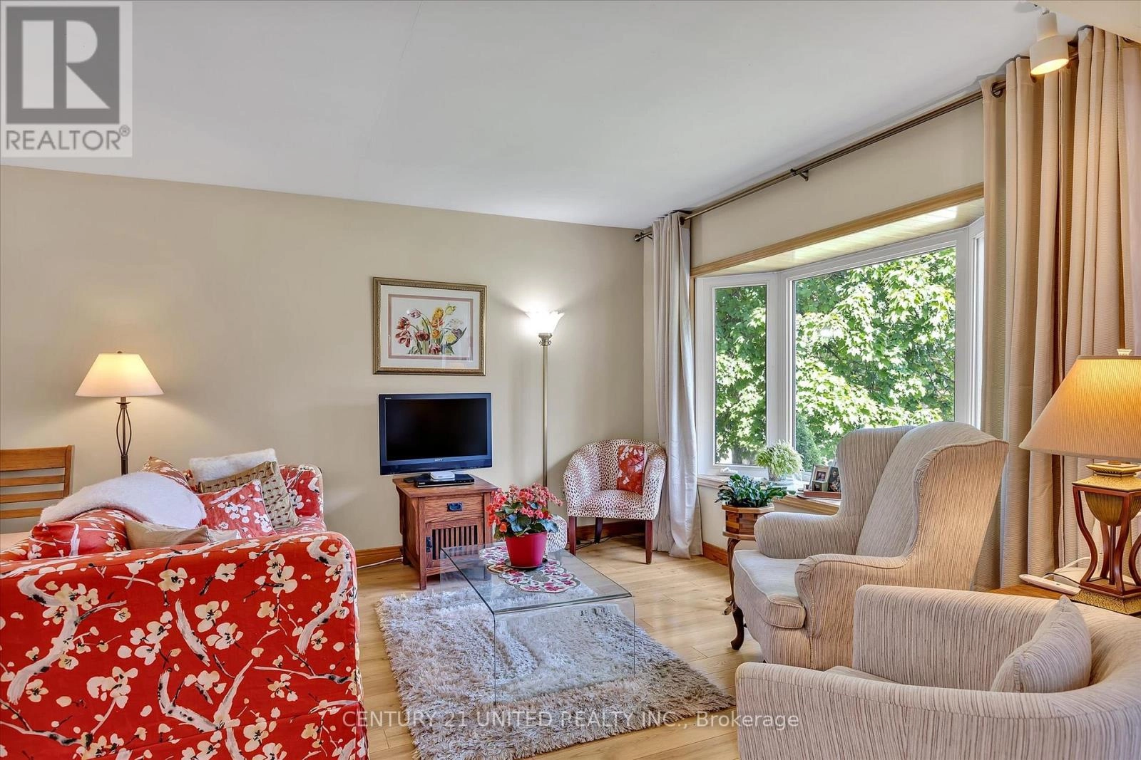 236 Lee Street, Peterborough North, Ontario K9H 5P1 - Photo 5 - X12256031