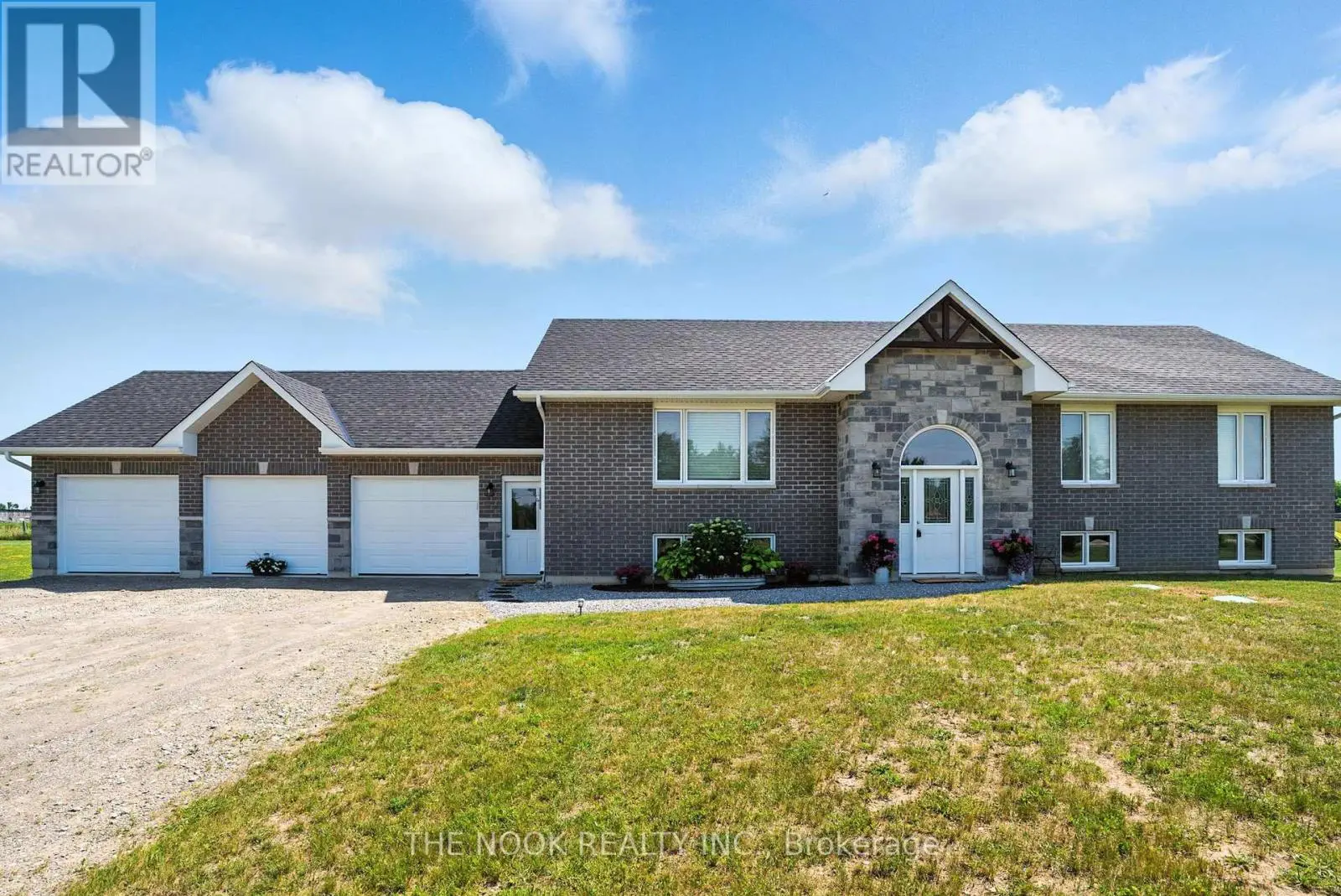 174 Valentia Road, Kawartha Lakes, Ontario  K0M 2C0 - Photo 2 - X12256151