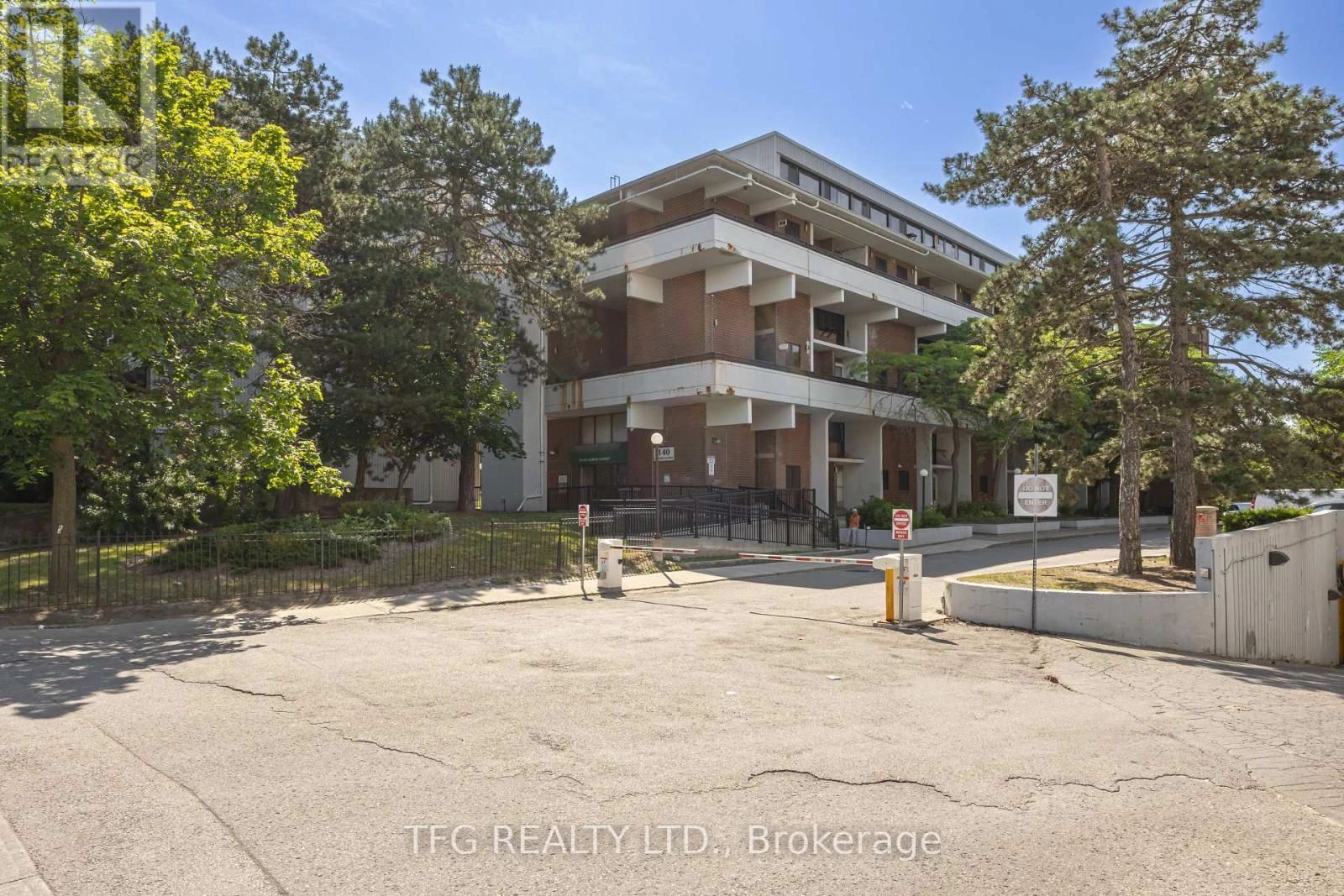 214 - 140 Leeward Glenway, Toronto, Ontario  M3C 2Y9 - Photo 1 - C12256466