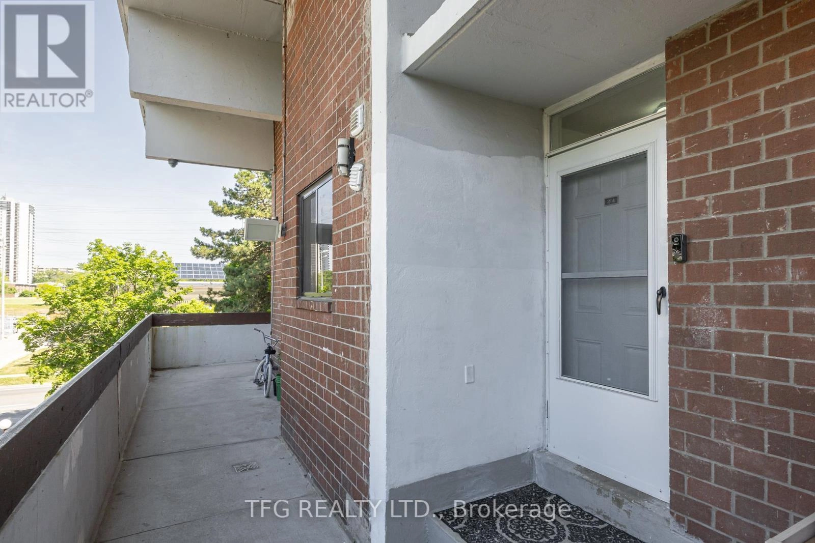 214 - 140 Leeward Glenway, Toronto, Ontario  M3C 2Y9 - Photo 2 - C12256466