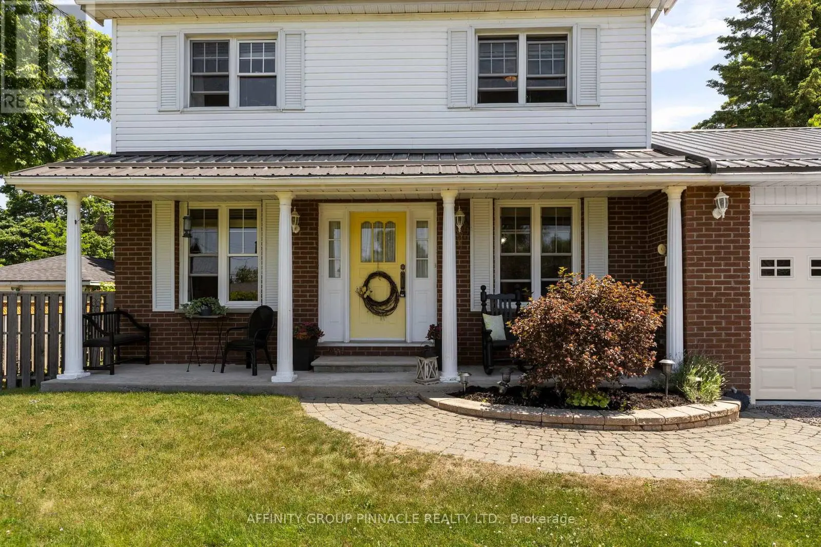 431 Dundas Street, Brock, Ontario  L0K 1A0 - Photo 2 - N12256502
