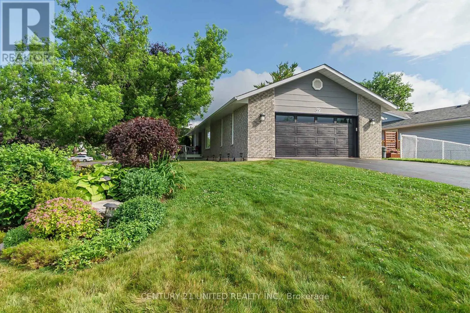 39 Cedartree Lane, Kawartha Lakes, Ontario  K0M 1A0 - Photo 1 - X12256482