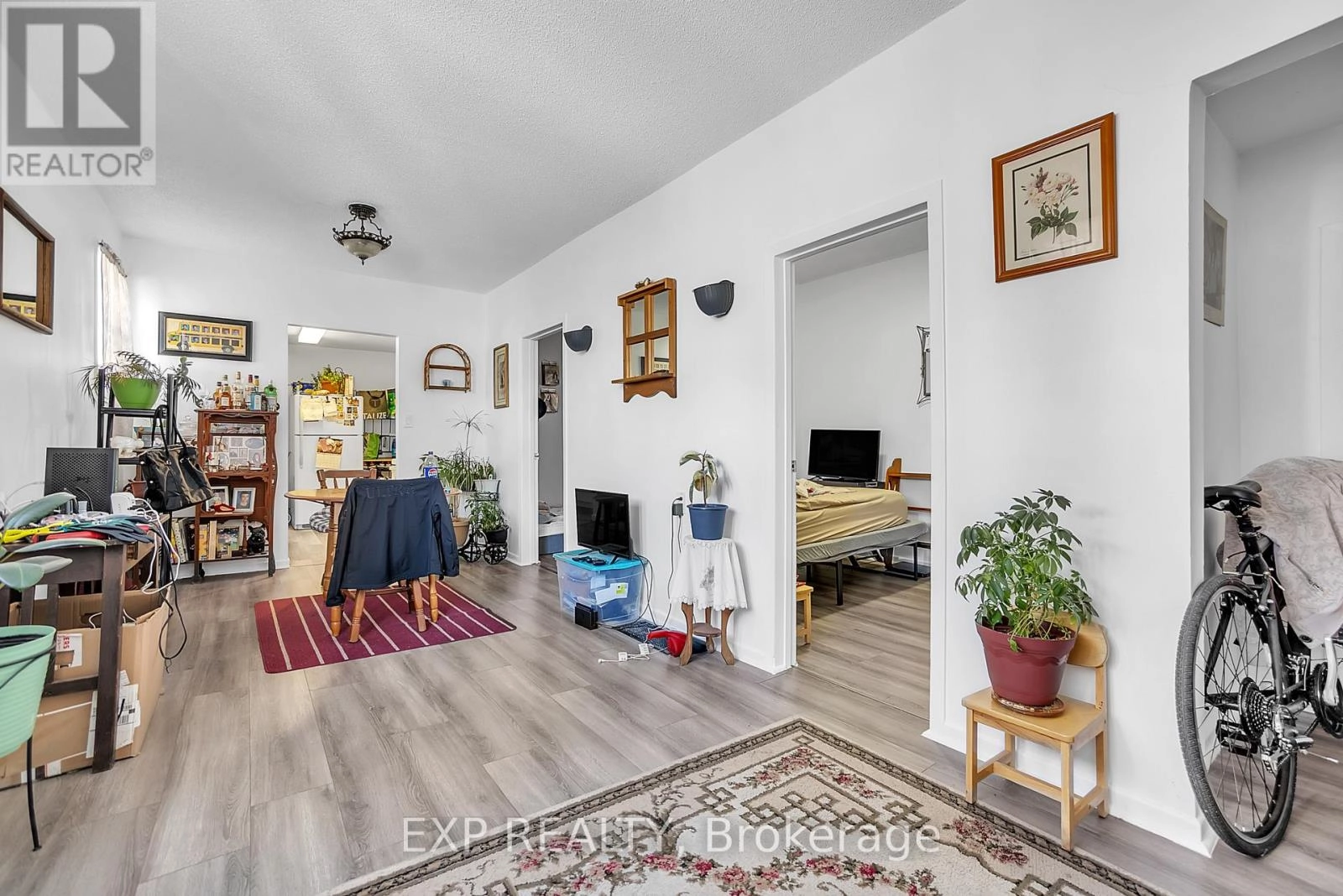 147 Victoria Avenue, Belleville, Ontario  K8N 2B3 - Photo 3 - X12256529