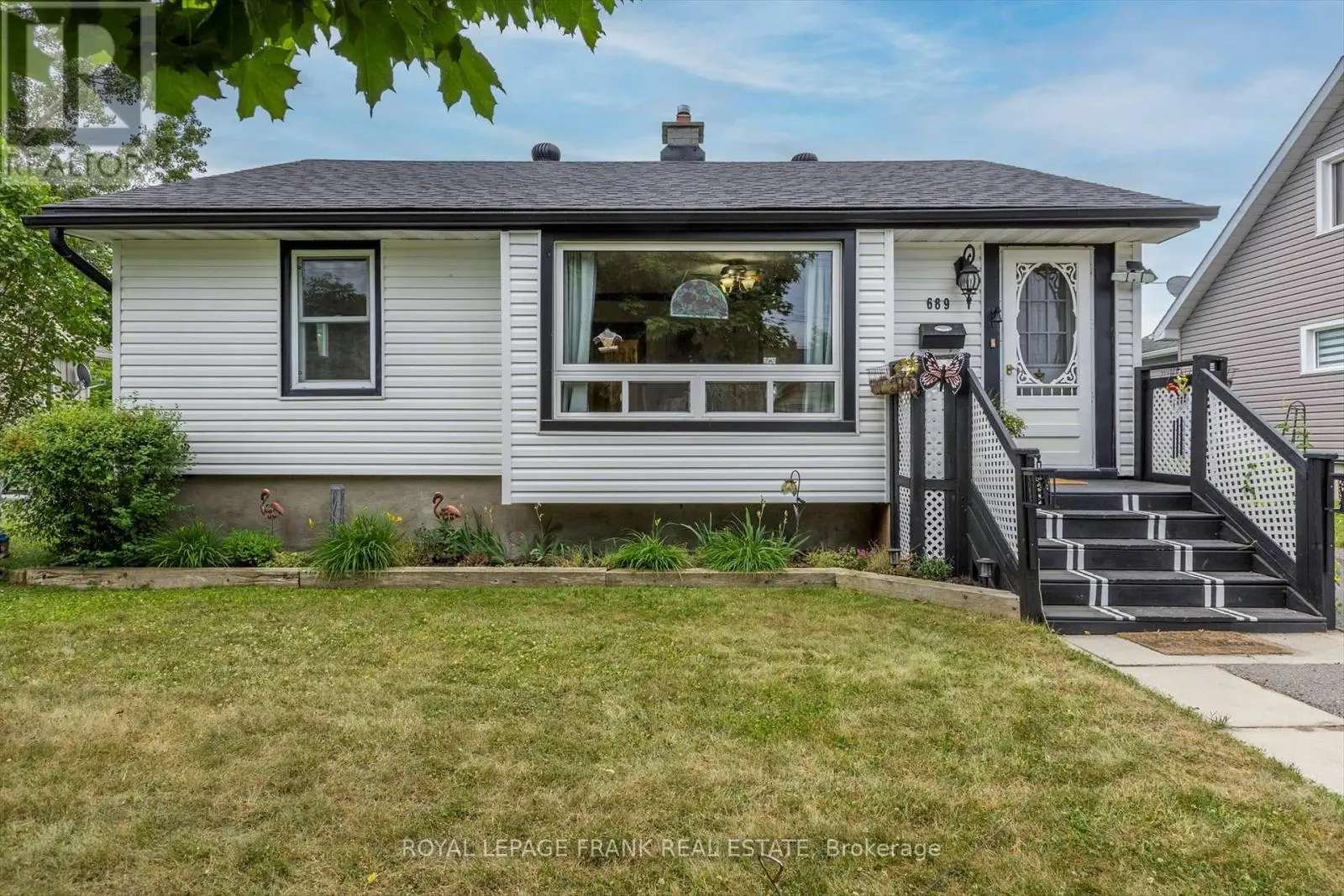 689 Hawley Street, Peterborough South, Ontario  K9J 4C7 - Photo 2 - X12252884