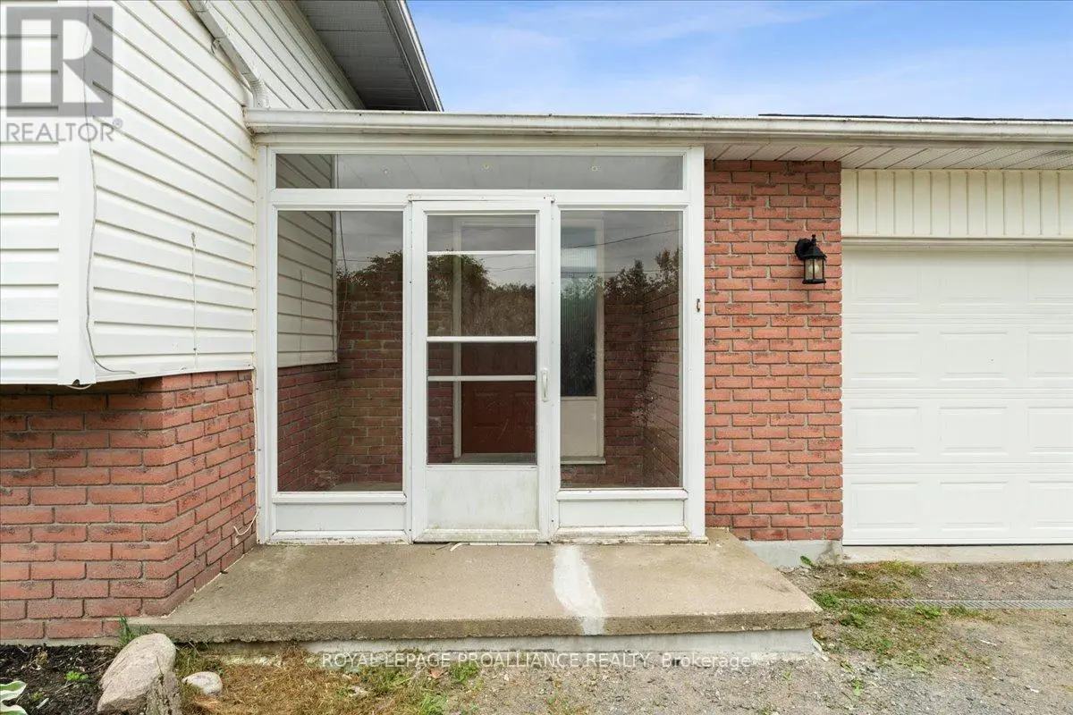 113 Johnston Road, Tweed, Ontario  K0K 3H0 - Photo 3 - X12256744