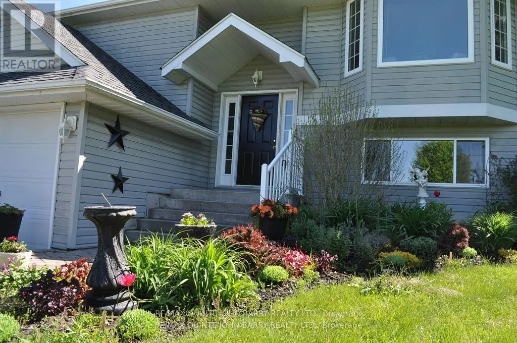 77 Fitzgerald Road, Quinte West, Ontario  K8V 0B1 - Photo 1 - X12256858