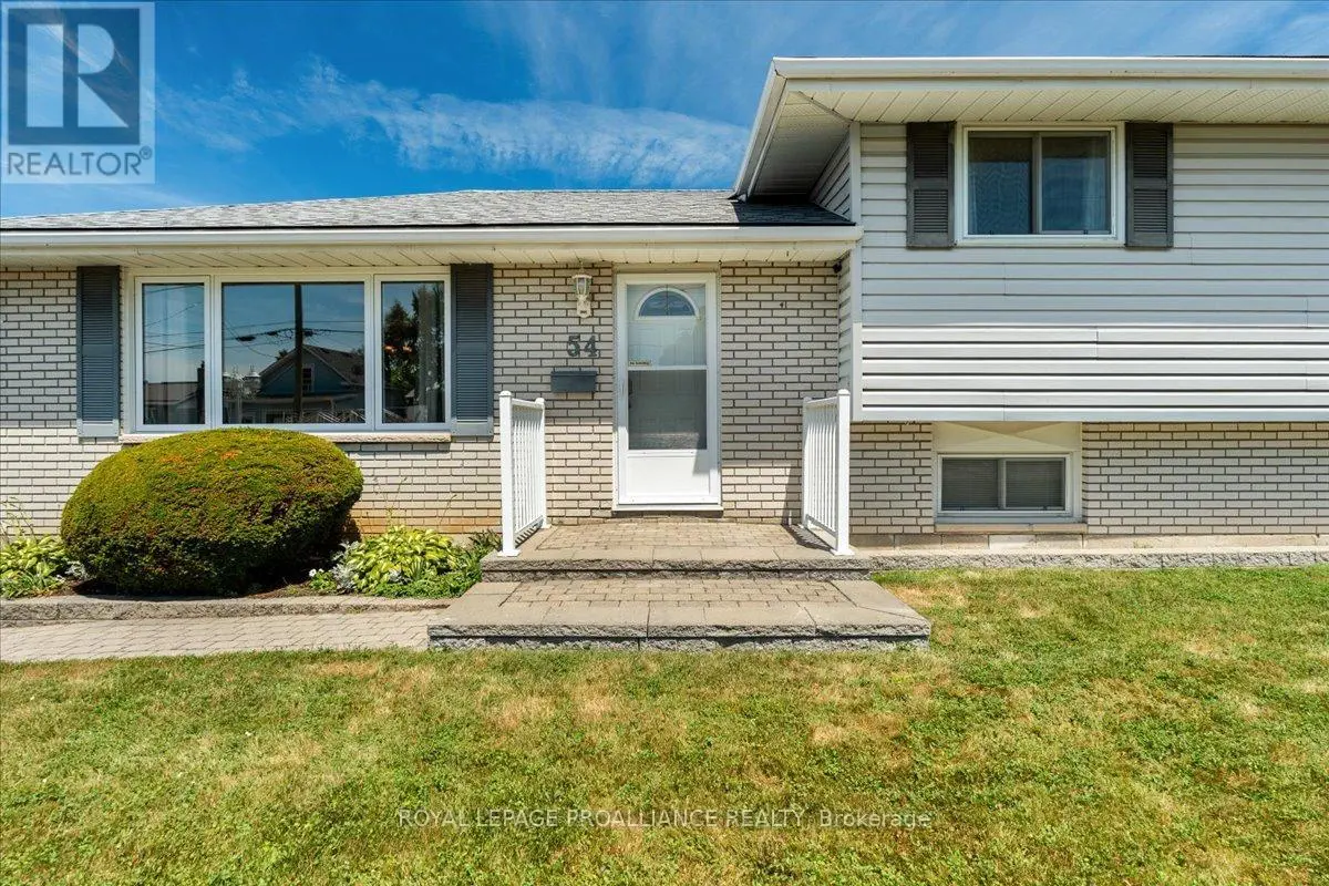 54 Safe Boulevard, Belleville, Ontario  K8N 2W9 - Photo 3 - X12256908