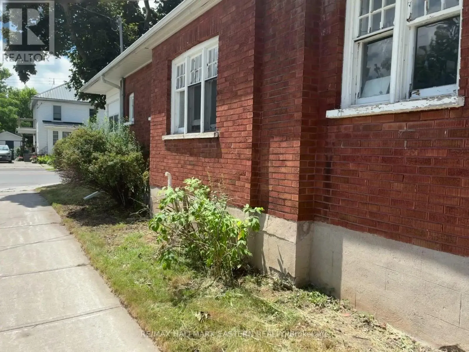 500 Romaine Street, Peterborough Central, Ontario  K9J 2C9 - Photo 3 - X12154425