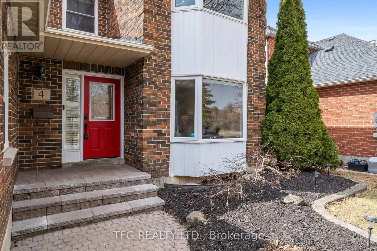 4 Carriage Lane, Clarington, Ontario  L1E 1J9 - Photo 2 - E12244221