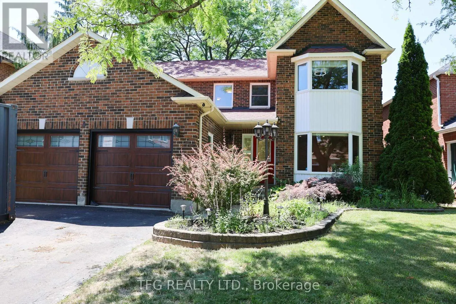 4 Carriage Lane, Clarington, Ontario  L1E 1J9 - Photo 1 - E12244221