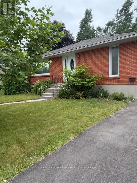 16 Durham Street E, Kawartha Lakes, Ontario  K9V 1W8 - Photo 2 - X12256989