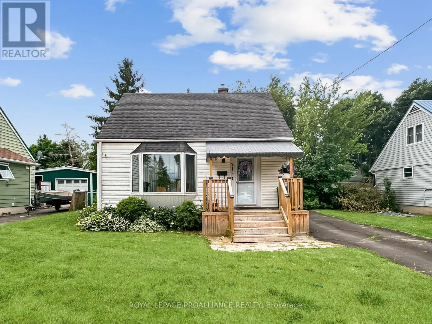 215 Pine Street, Belleville, Ontario  K8N 2N3 - Photo 1 - X12257067