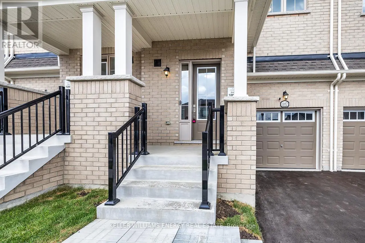 1052 Lockie Drive, Oshawa, Ontario  L1L 0R9 - Photo 3 - E12258411