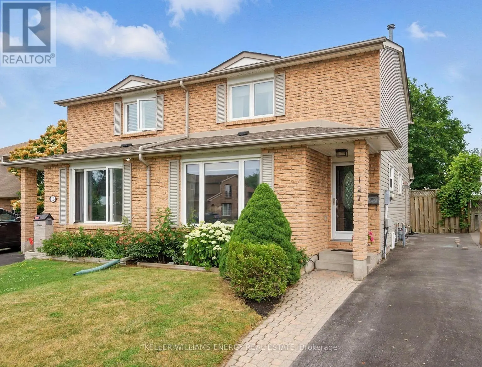 127 Castlebar Crescent, Oshawa, Ontario  L1J 7B9 - Photo 2 - E12258526