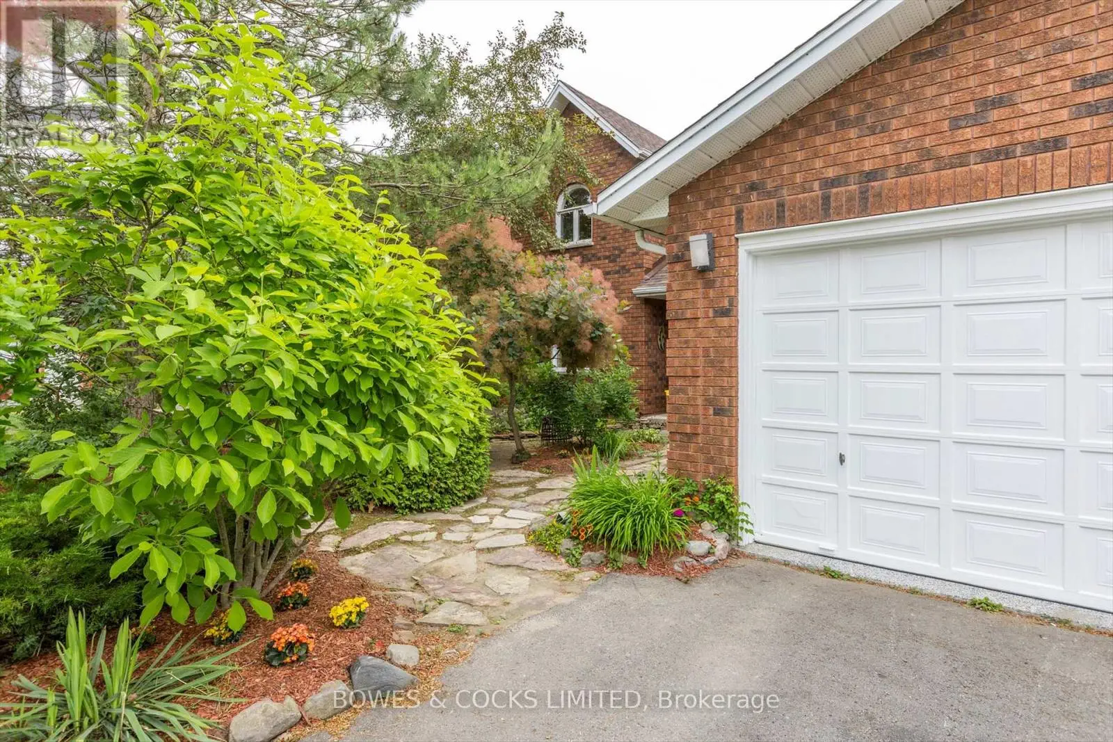 1543 Scollard Crescent, Peterborough East, Ontario  K9H 7L1 - Photo 3 - X12258674