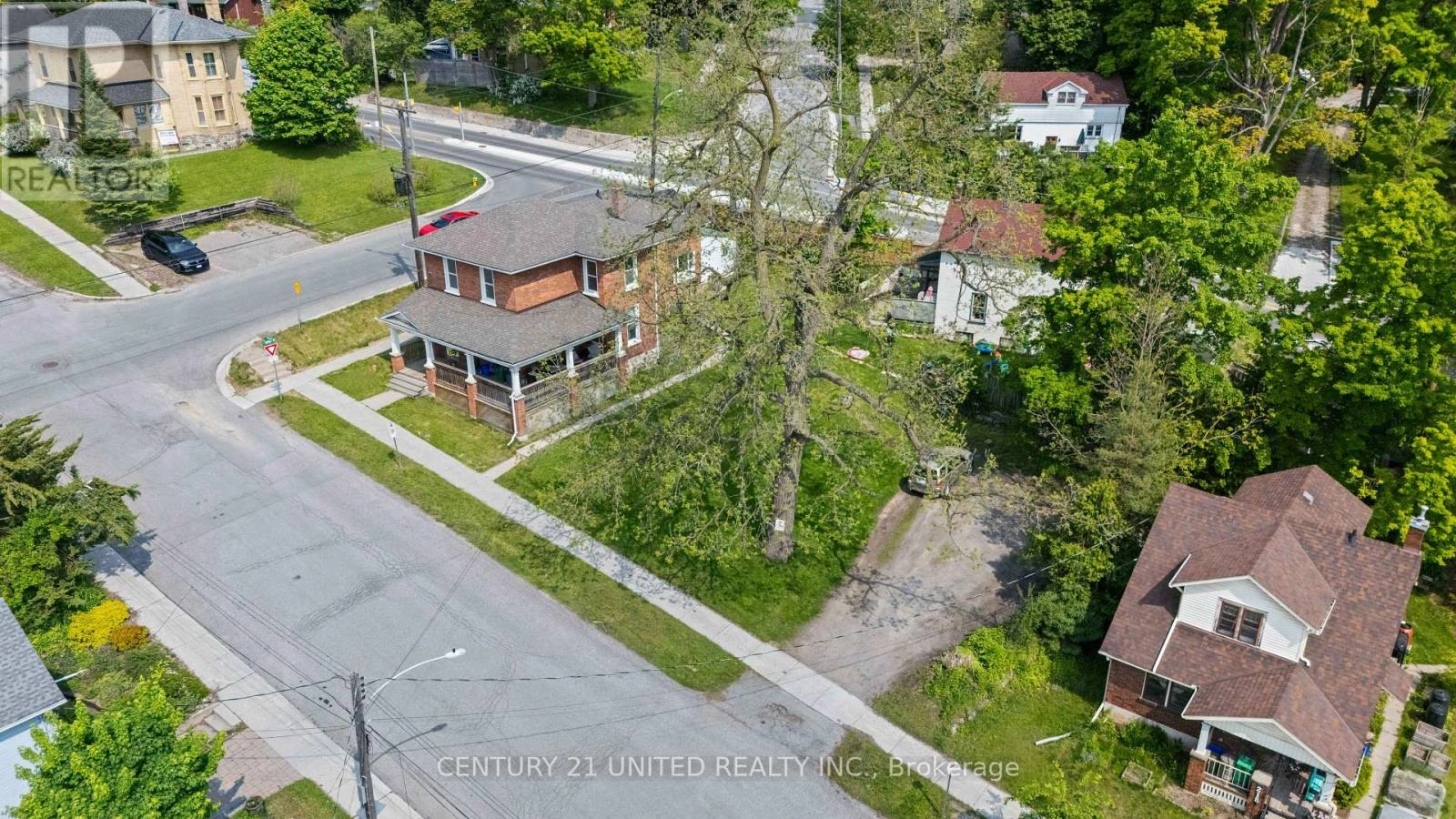 234 Antrim Street, Peterborough Central, Ontario  K9H 3G4 - Photo 3 - X12258677
