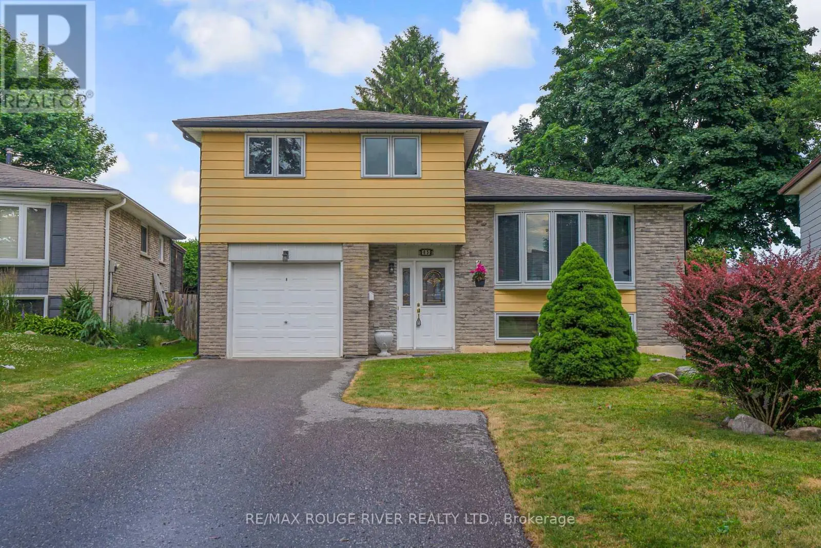 83 Oakdale Drive, Oshawa, Ontario  L1H 6W9 - Photo 1 - E12259517