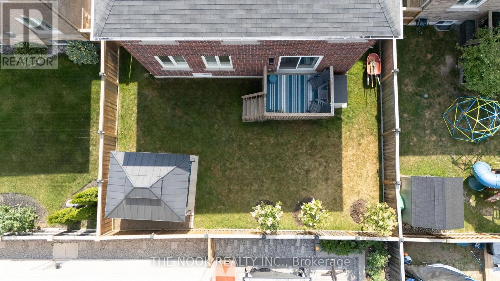 207 Crombie Street, Clarington, Ontario  L1C 0T8 - Photo 2 - E12250182