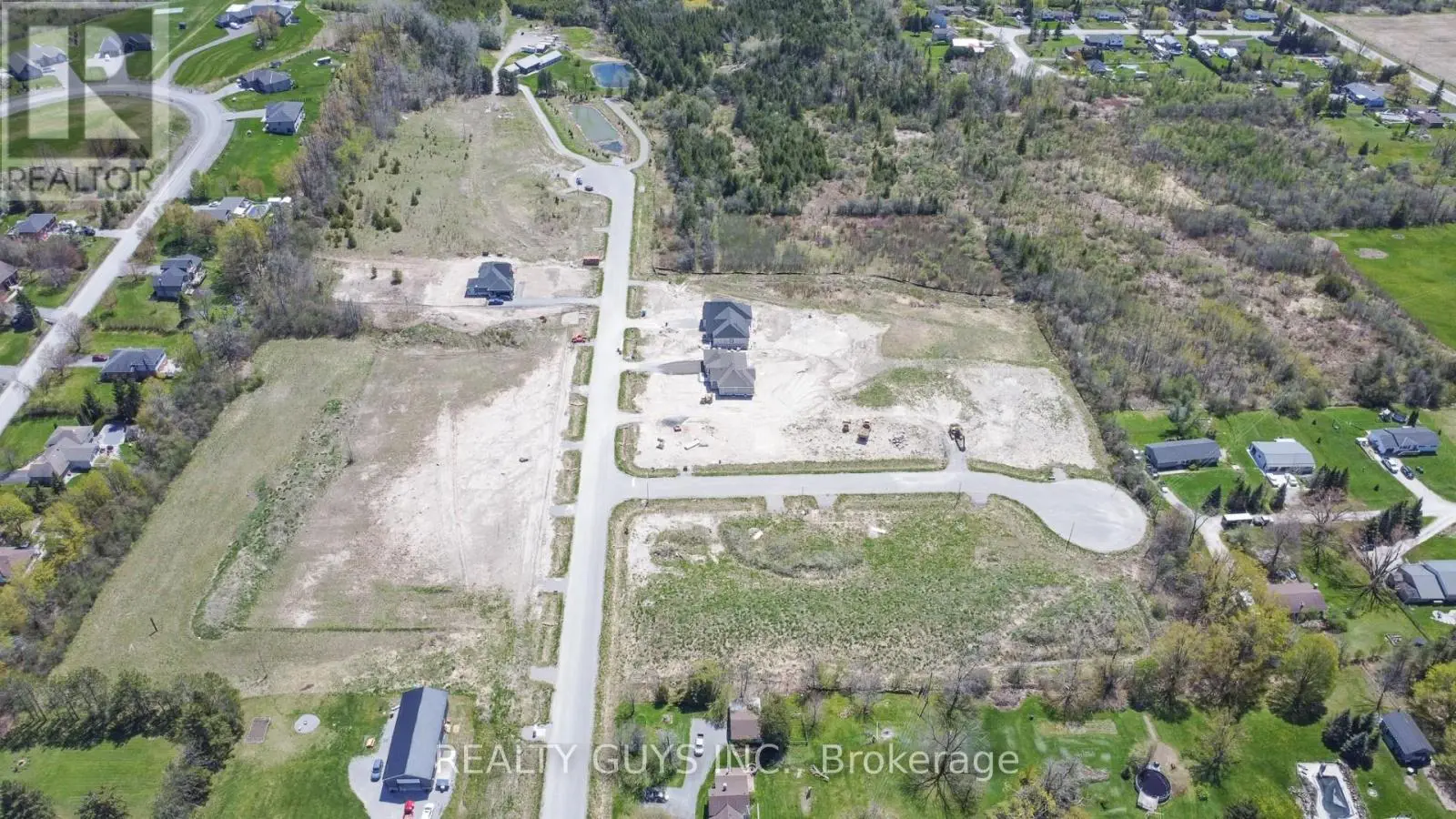 2418 Gwendolyn Court, Cavan Monaghan, Ontario  L0A 1C0 - Photo 3 - X12259842