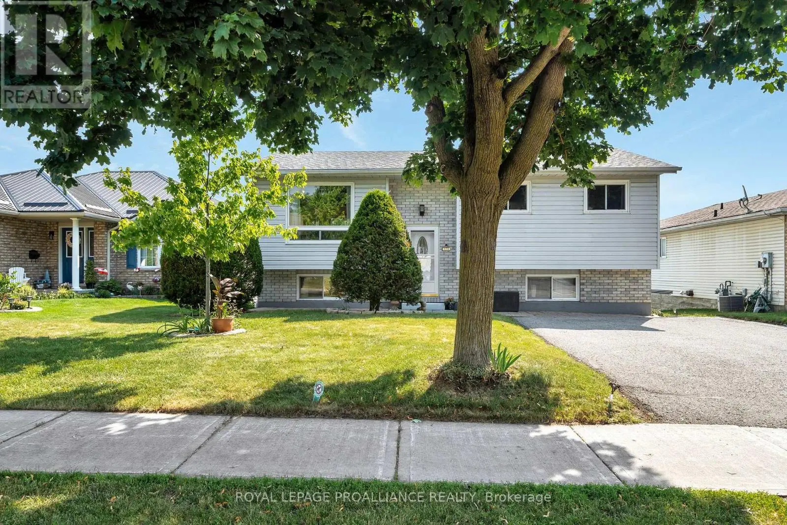 119 University Avenue, Belleville, Ontario  K8N 4Y4 - Photo 1 - X12259556