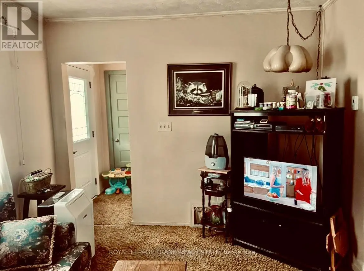 541 Mckellar Street, Peterborough South, Ontario  K9J 1R1 - Photo 3 - X12251590