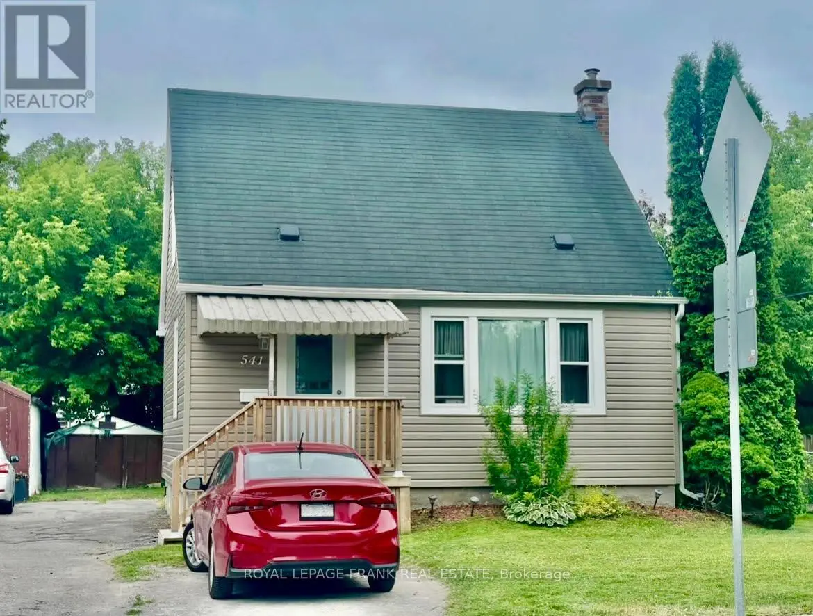 541 Mckellar Street, Peterborough South, Ontario  K9J 1R1 - Photo 2 - X12251590