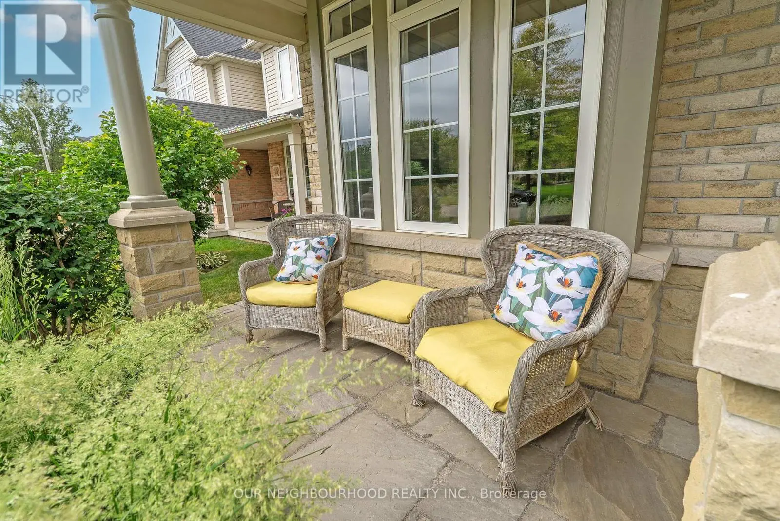 8 Corner Court, Whitby, Ontario  L1P 1R7 - Photo 3 - E12259663