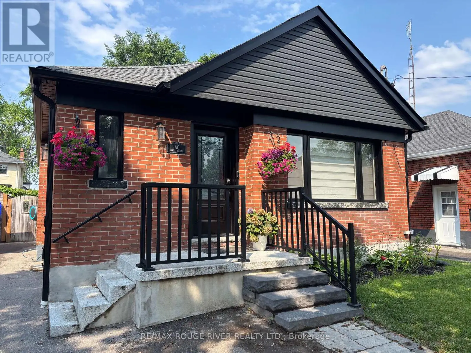 80 Oakes Avenue, Oshawa, Ontario  L1G 6C6 - Photo 1 - E12260368