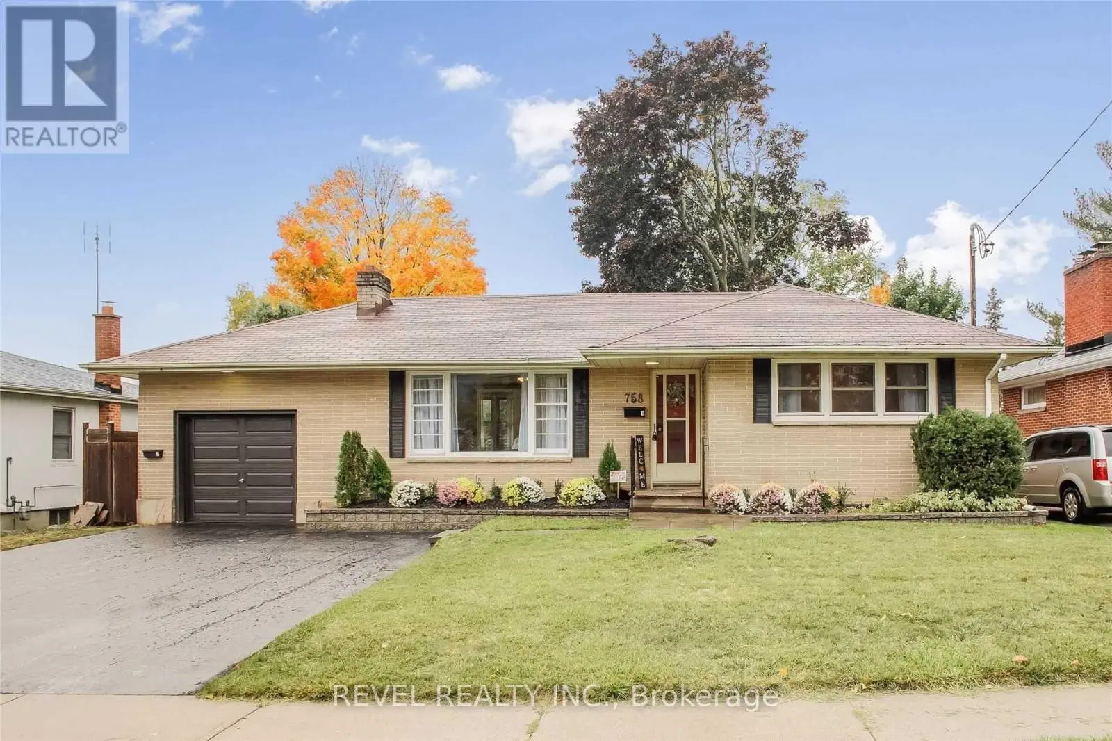 758 Somerville Street, Oshawa, Ontario  L1G 4J3 - Photo 1 - E12260447