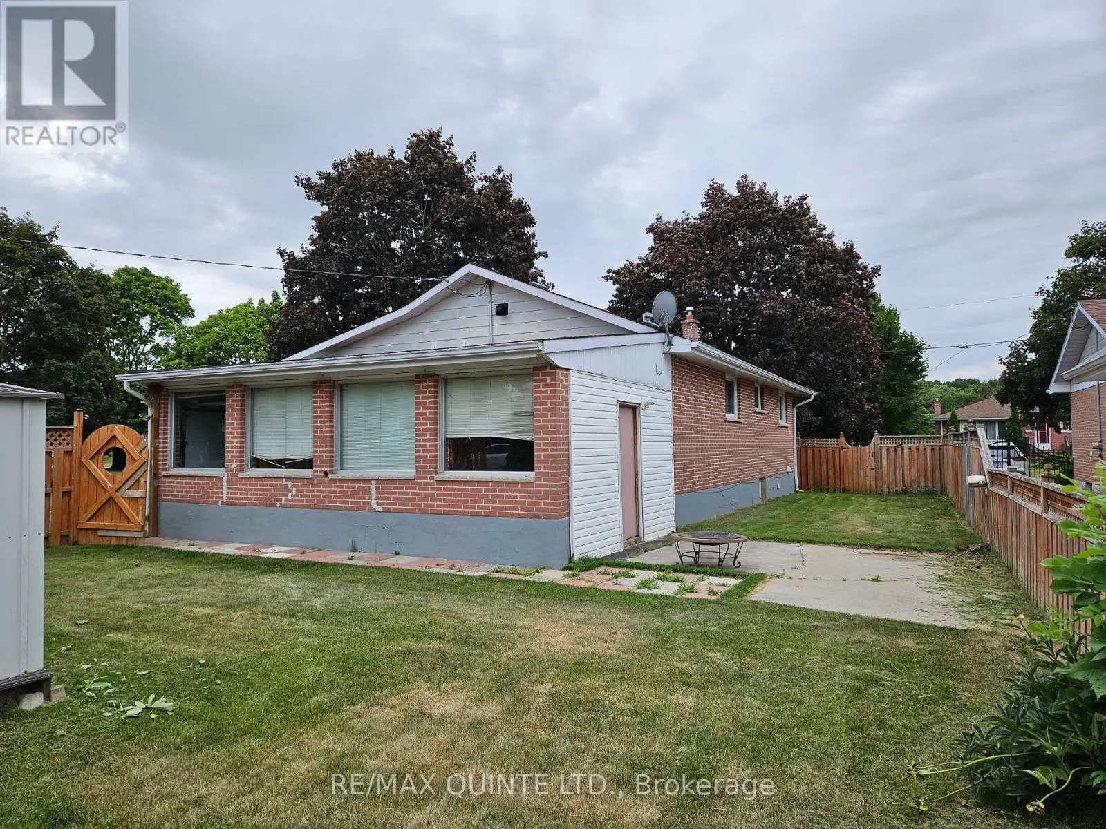 26 Stavebank Road, Belleville, Ontario  K8P 2N6 - Photo 3 - X12260664