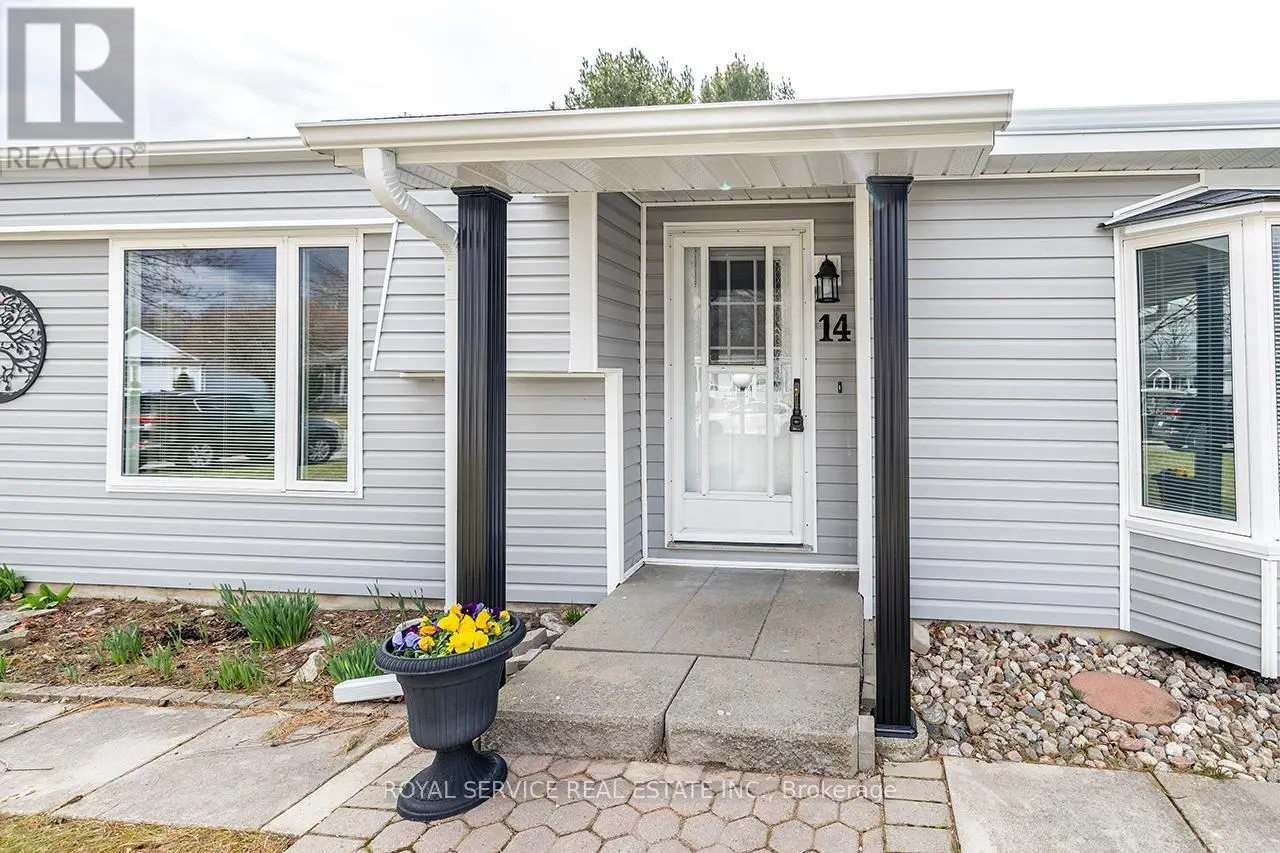 14 Fairway Drive, Clarington, Ontario  L1B 1B3 - Photo 2 - E12160334