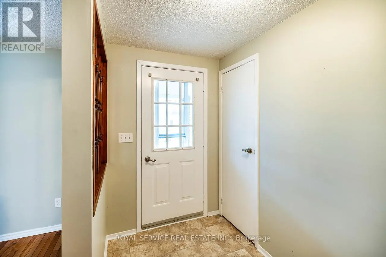 14 Fairway Drive, Clarington, Ontario  L1B 1B3 - Photo 3 - E12160334