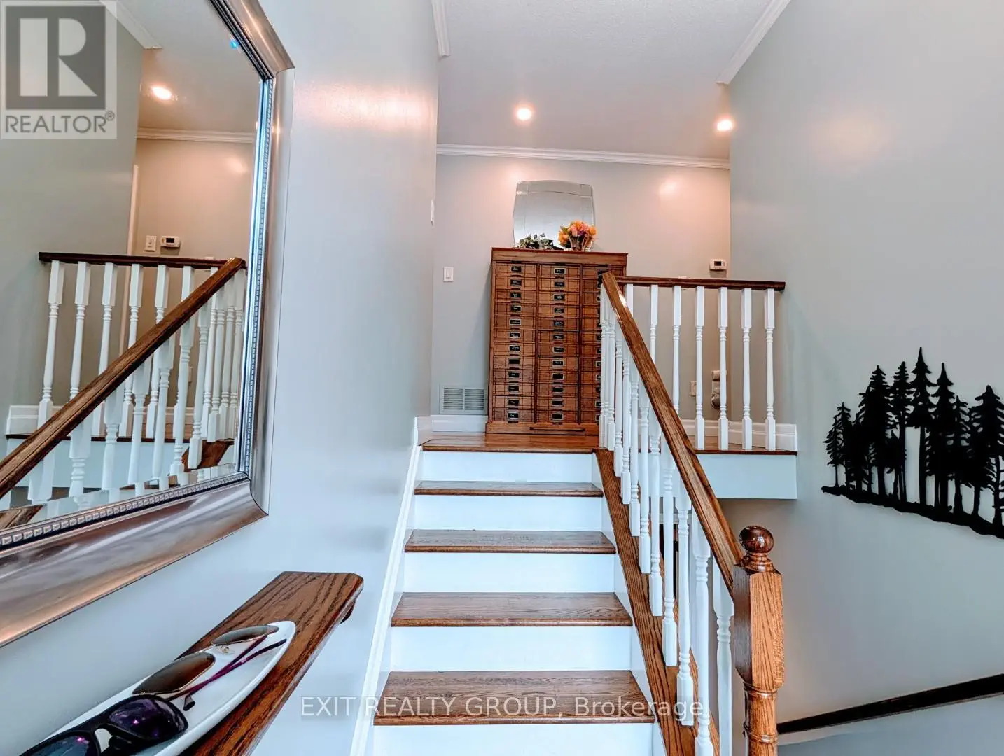 76 John Dillingno Street, Tay, Ontario  L0K 2A0 - Photo 2 - S12260922