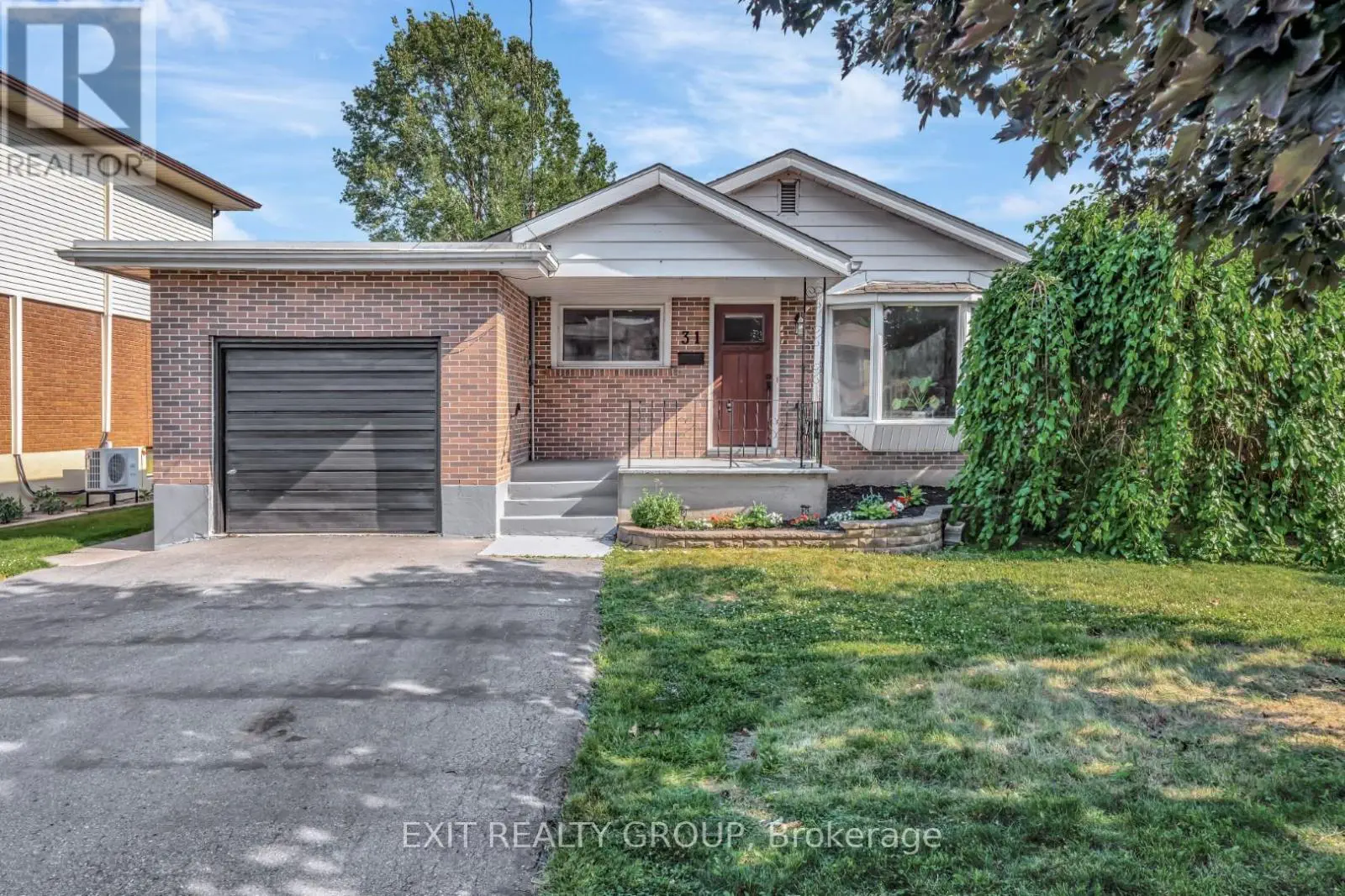 31 Plaza Square, Belleville, Ontario  K8N 4J2 - Photo 3 - X12260825
