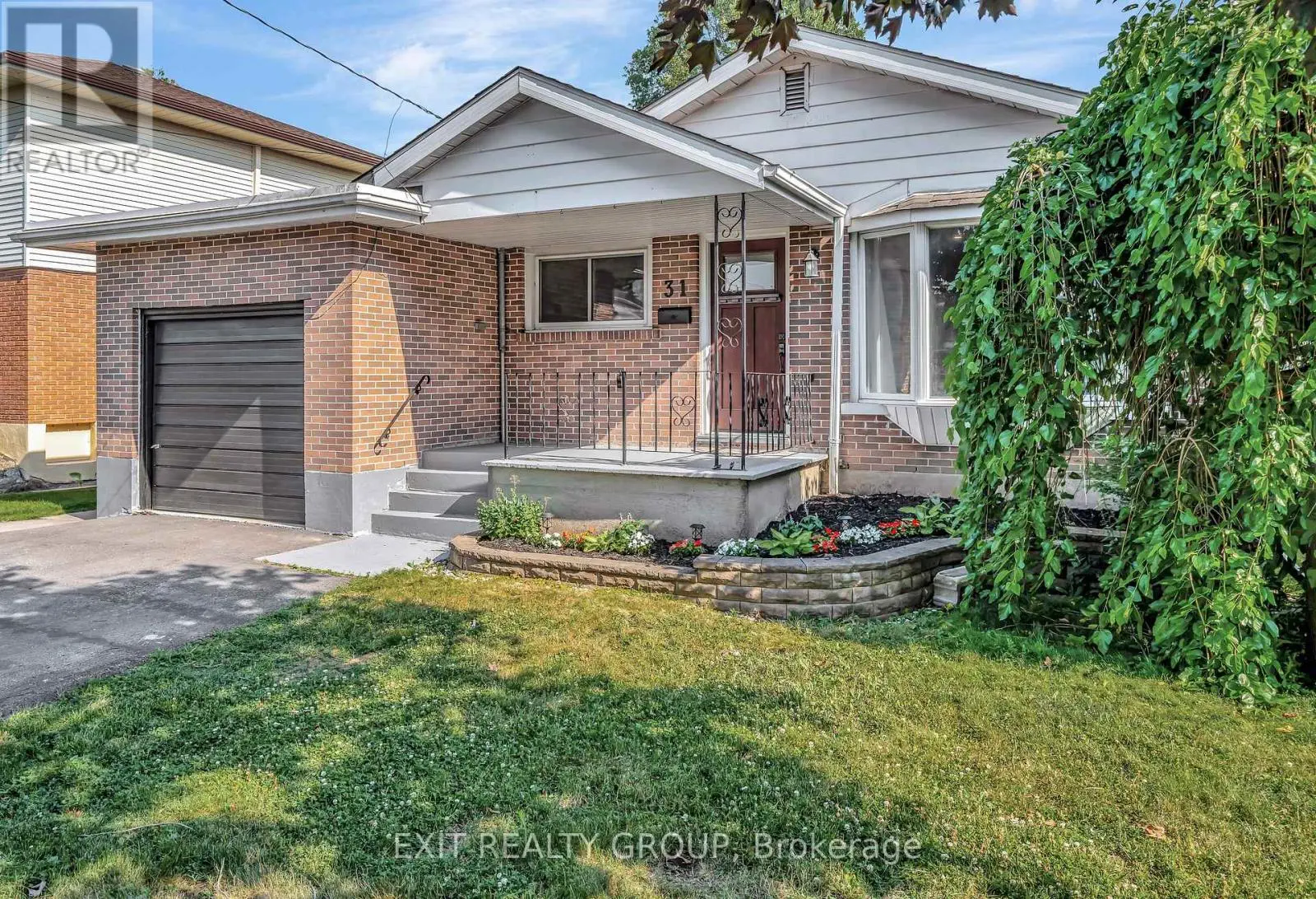 31 Plaza Square, Belleville, Ontario  K8N 4J2 - Photo 1 - X12260825