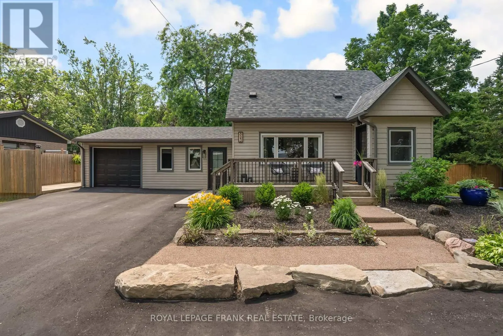 623 SPILLSBURY DRIVE, Peterborough West, Ontario