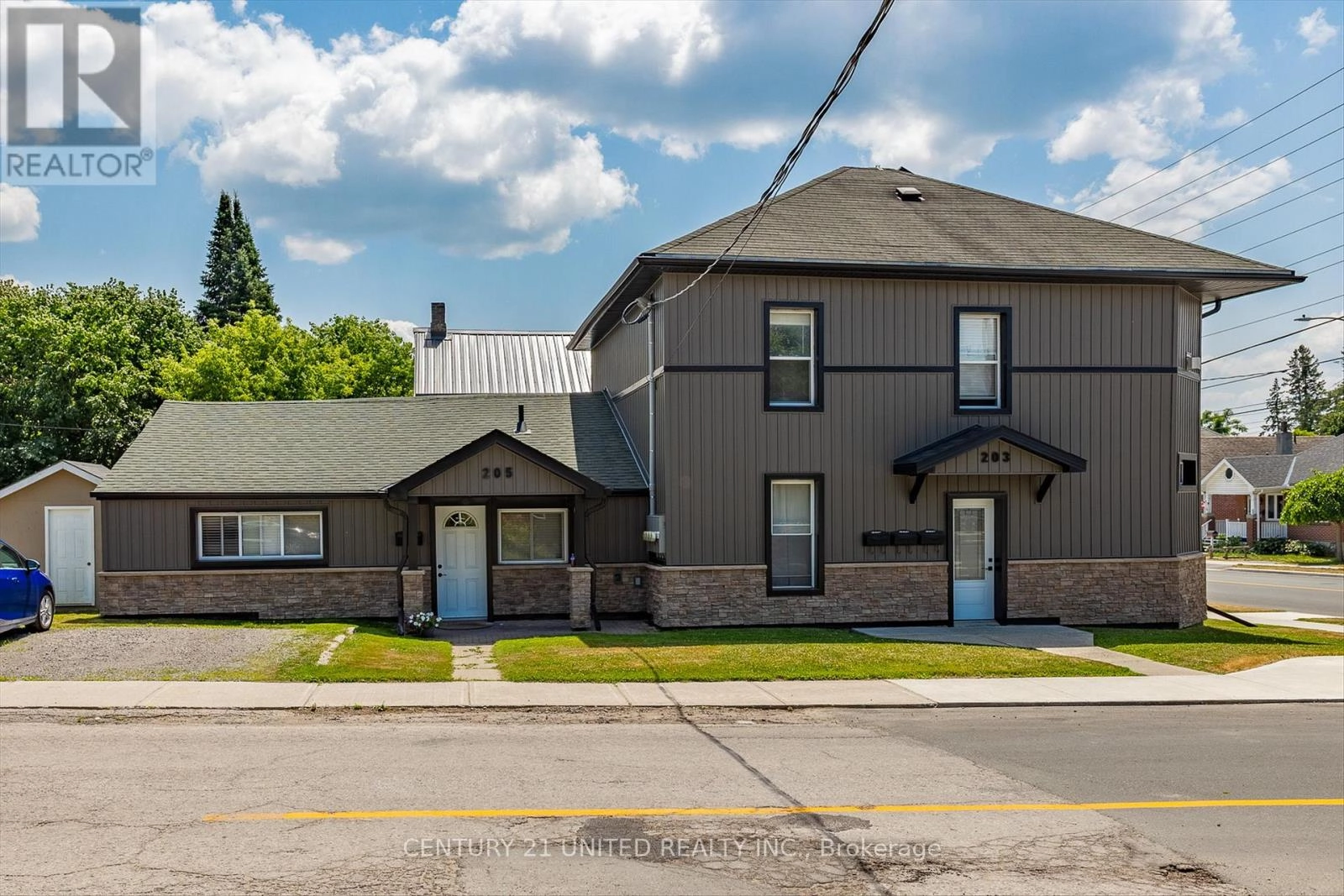 203 Carlisle Avenue, Peterborough East, Ontario  K9H 1J7 - Photo 2 - X12262533