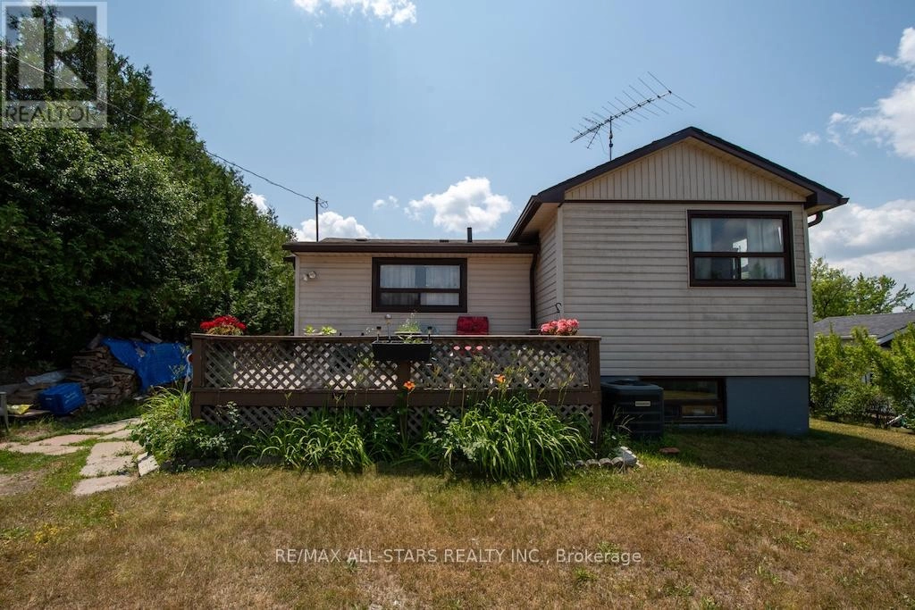 68 Charlore Park Drive, Kawartha Lakes, Ontario  K0L 2W0 - Photo 1 - X12258503