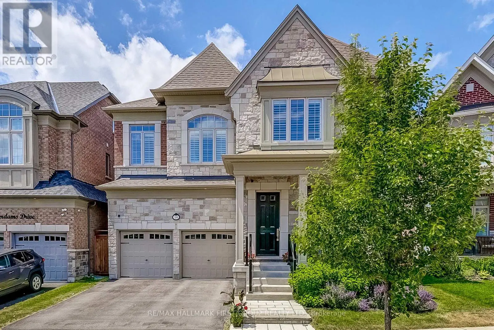 16 Beaverdams Drive, Whitby, Ontario  L1P 0C4 - Photo 1 - E12255417