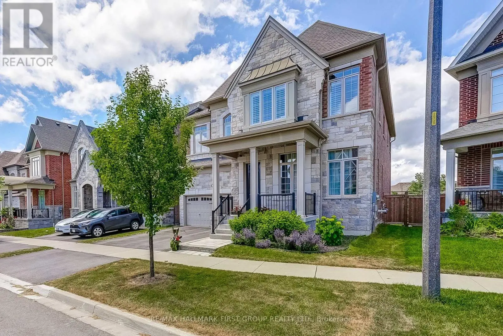 16 Beaverdams Drive, Whitby, Ontario  L1P 0C4 - Photo 2 - E12255417