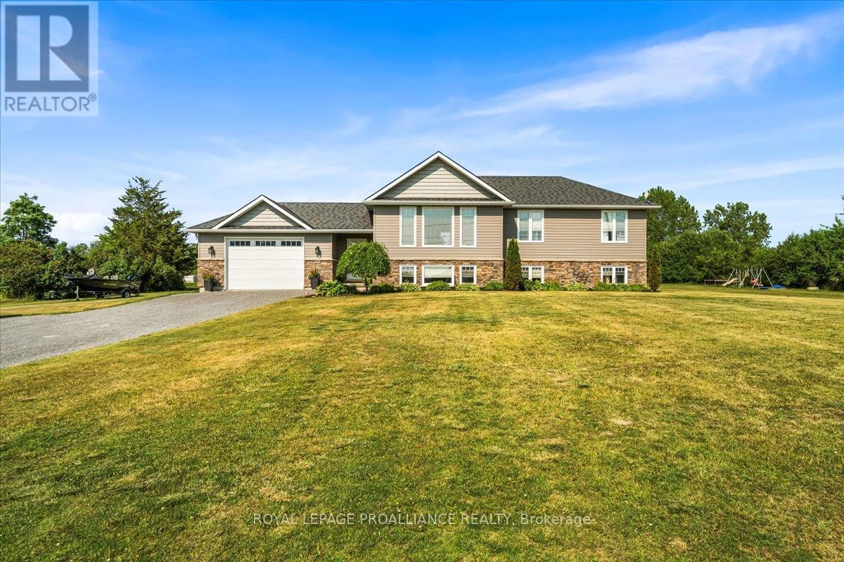 20846 Loyalist Parkway, Prince Edward County, Ontario  K0K 1T0 - Photo 3 - X12263117