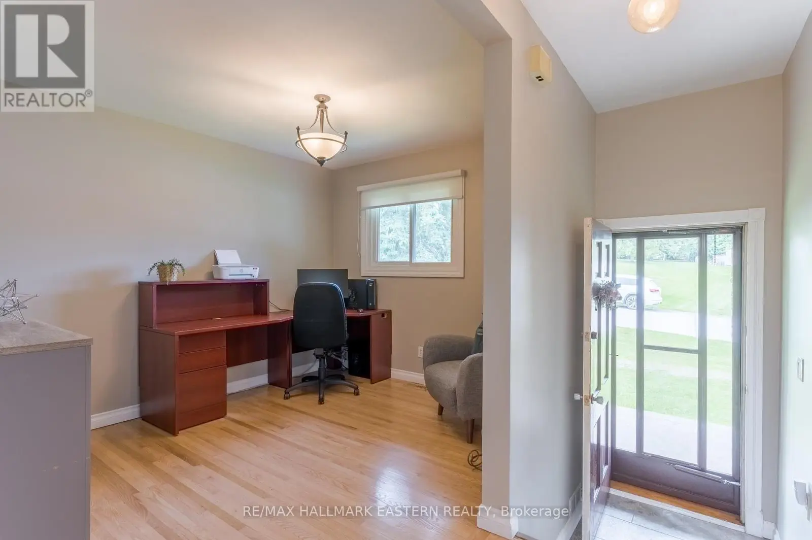 815 Stewart Drive, Peterborough South, Ontario  K9J 7R3 - Photo 3 - X12263646