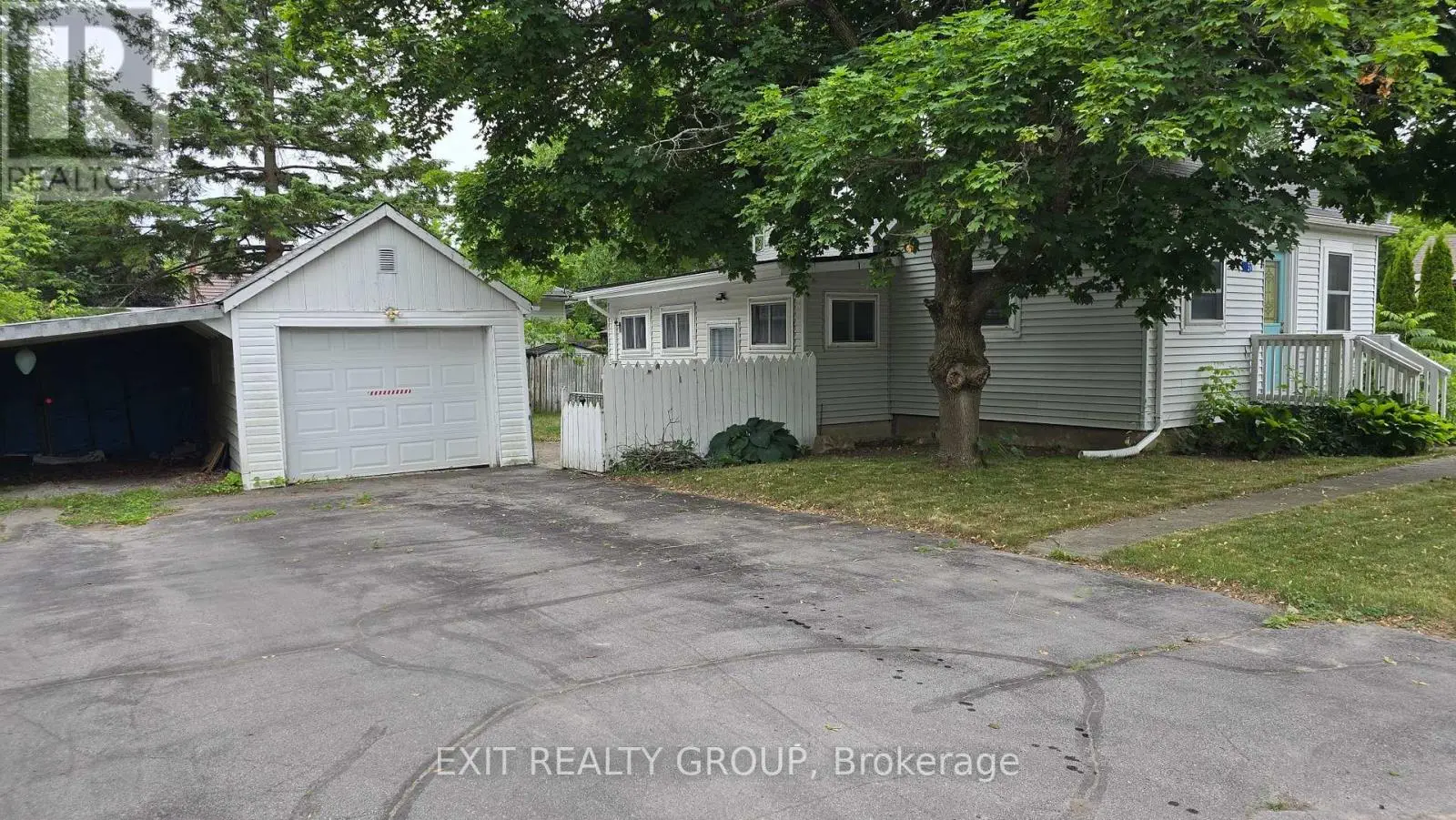 37 Bruce Street, Quinte West, Ontario  K0K 2C0 - Photo 2 - X12263708
