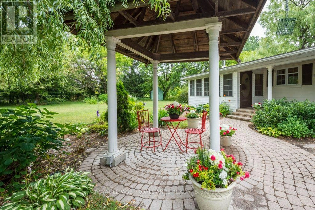 21 Storms Lane, Prince Edward County, Ontario  K0K 2P0 - Photo 3 - X12263773