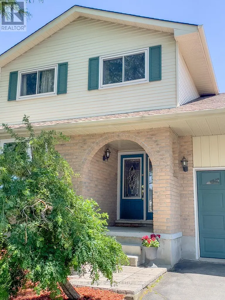 9 Morris Drive, Belleville, Ontario  K8P 5B2 - Photo 2 - X12264120