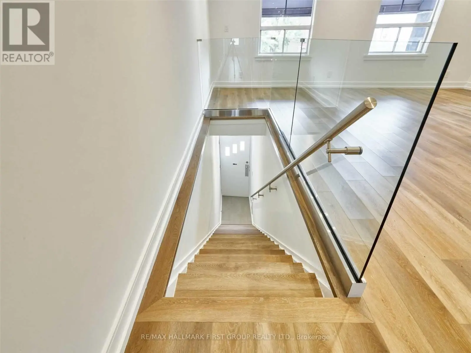 Upper - 2602 Yonge Street, Toronto, Ontario  M4P 2J4 - Photo 2 - C12264241