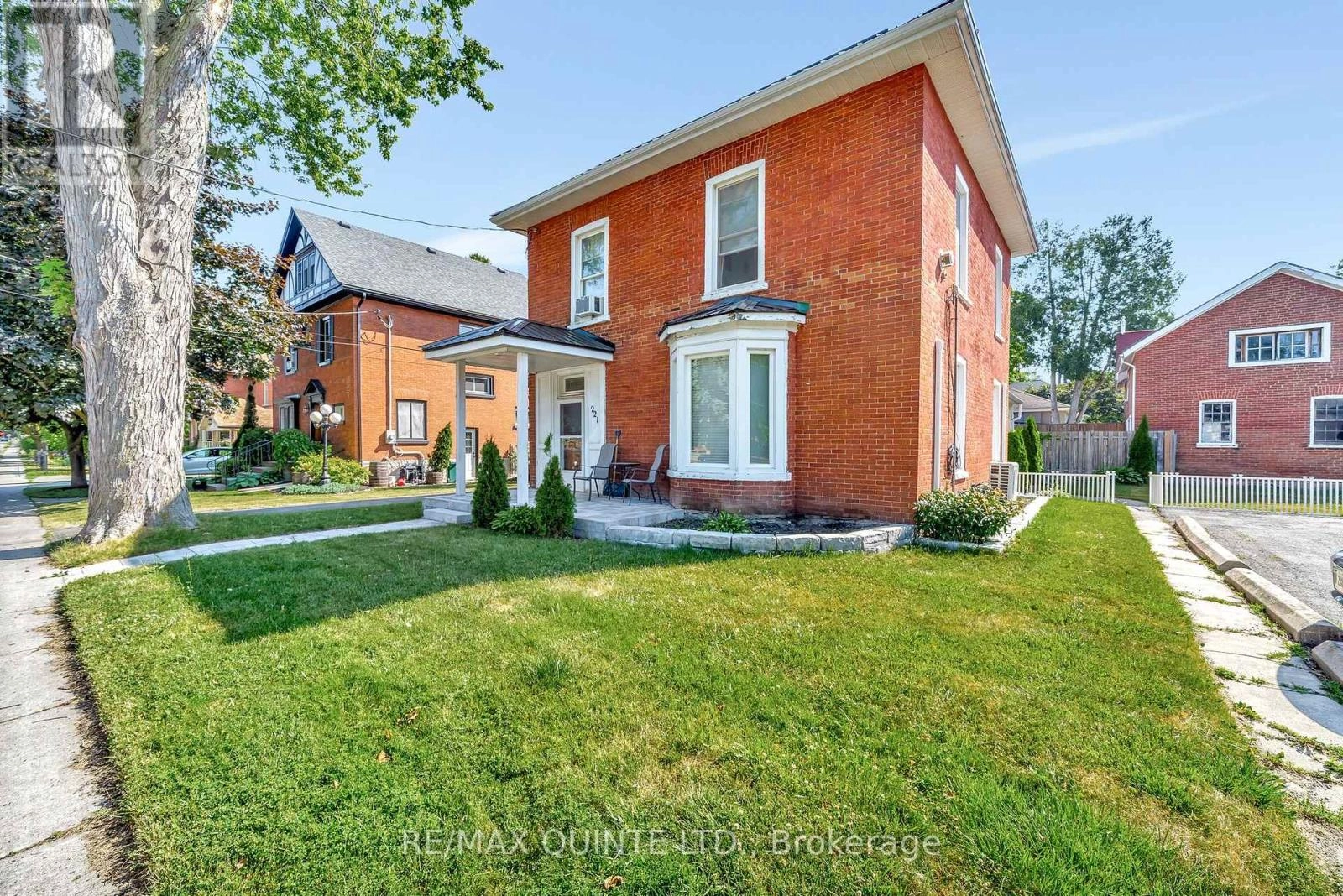 219-221 Ann Street, Belleville, Ontario  K8N 3L5 - Photo 1 - X12264438