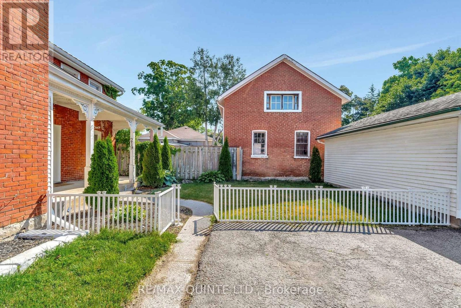 219-221 Ann Street, Belleville, Ontario  K8N 3L5 - Photo 3 - X12264438